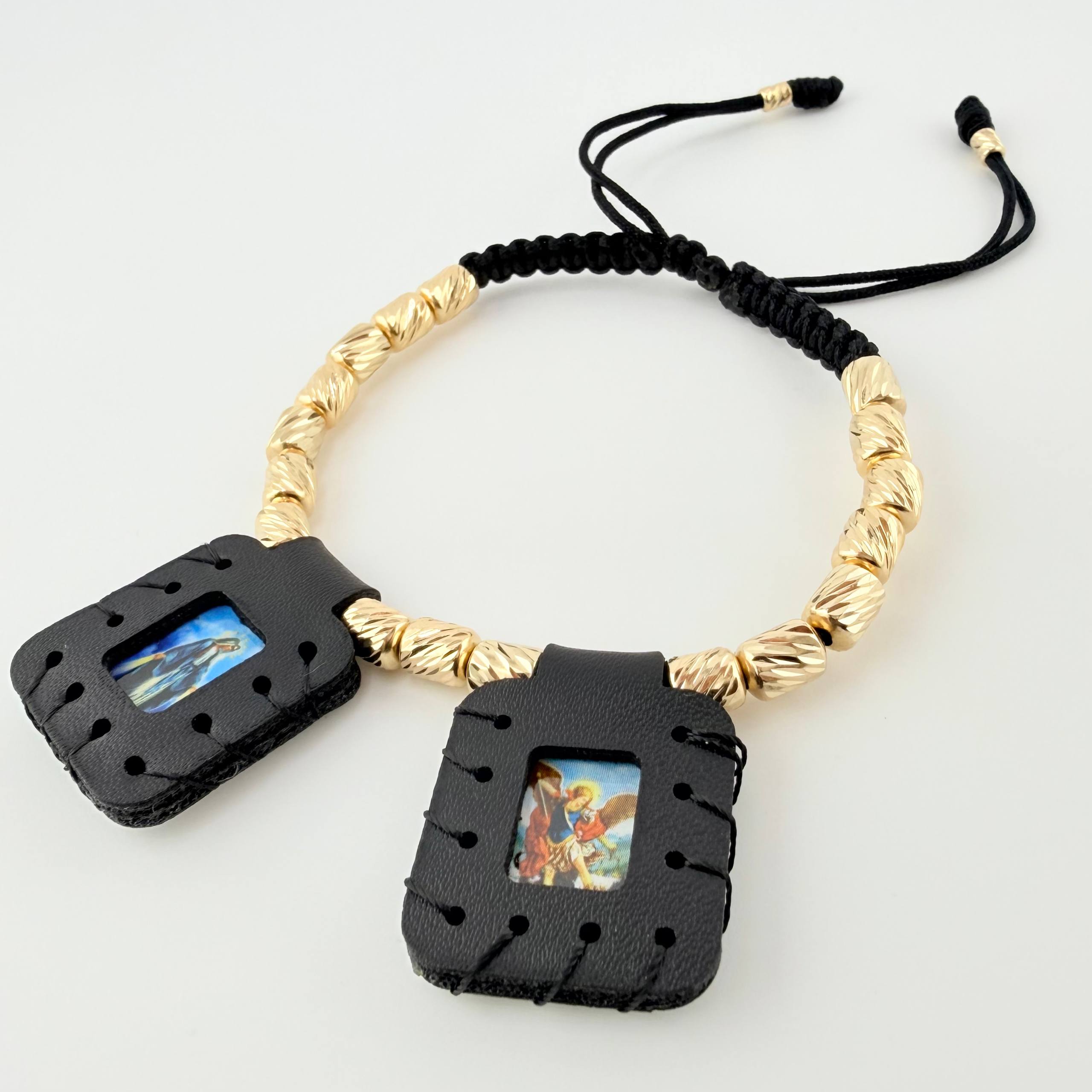 Pulsera Negra Escapulario Cilindros Diamantados 19und 5.3gr / 3mm-5mm Oro Amarillo 18K *