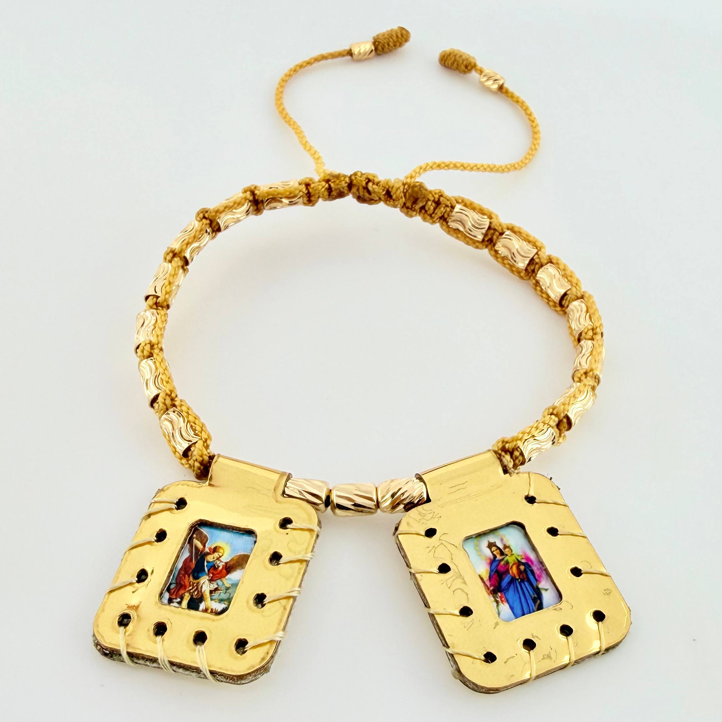 Pulsera Dorada Escapulario Cilindro Lunar Diamantados 19und 2.9gr / 3mm-4mm Oro Amarillo 18K *