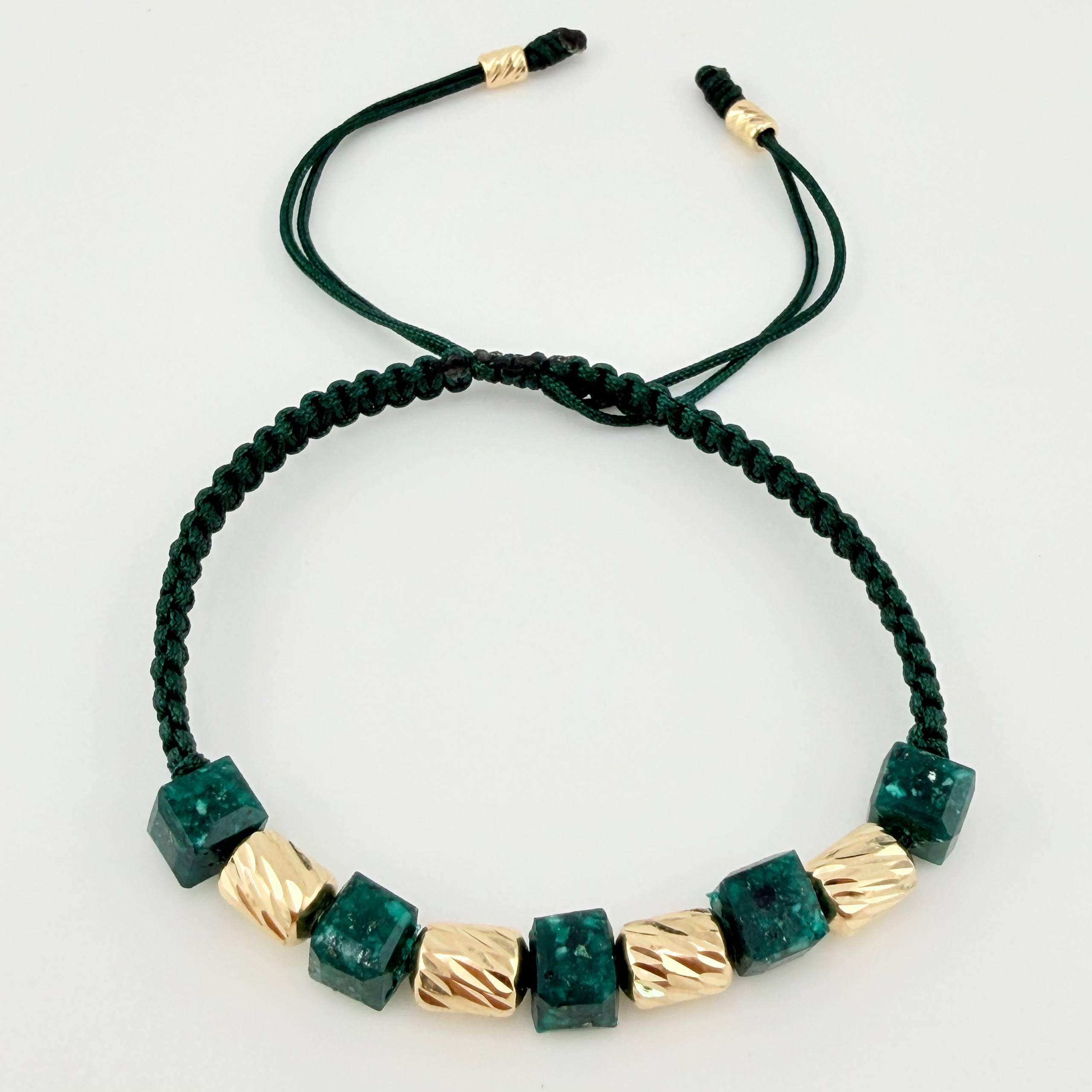 Green Bracelet Cubic Emerald Diamond Cut Cylinders 6pcs 1.4gr / 3mm-5mm 18K Yellow Gold ©