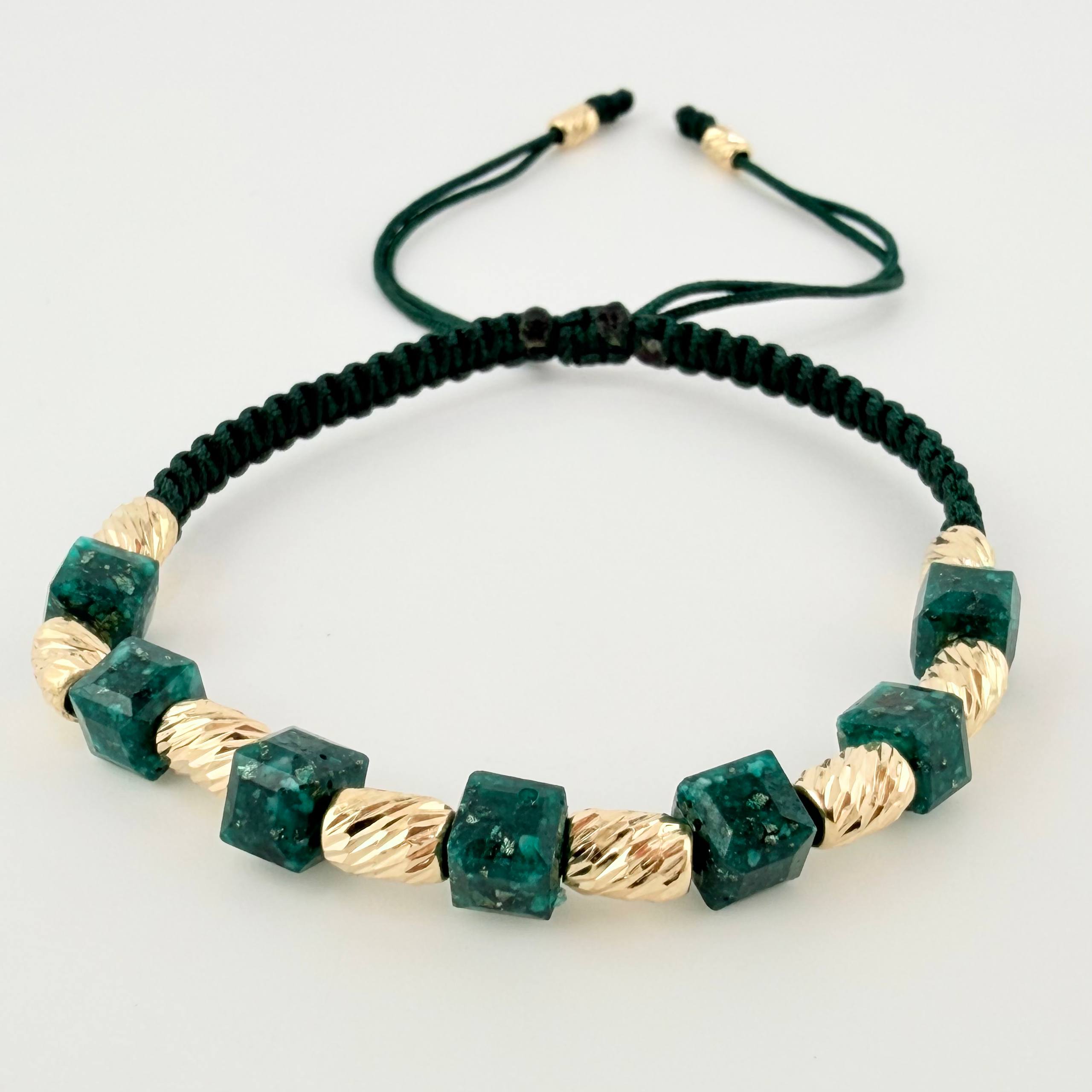 Green Bracelet Cubic Emerald Diamond Cut Cylinders 10pcs 1.6gr / 3mm-4mm 18K Yellow Gold ©