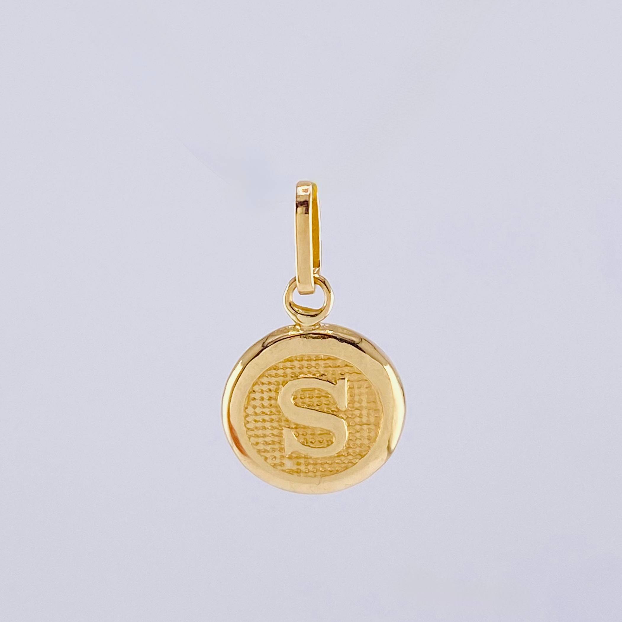 Dije Letra S 0.45 g / 3/4 in Oro Amarillo 18K
