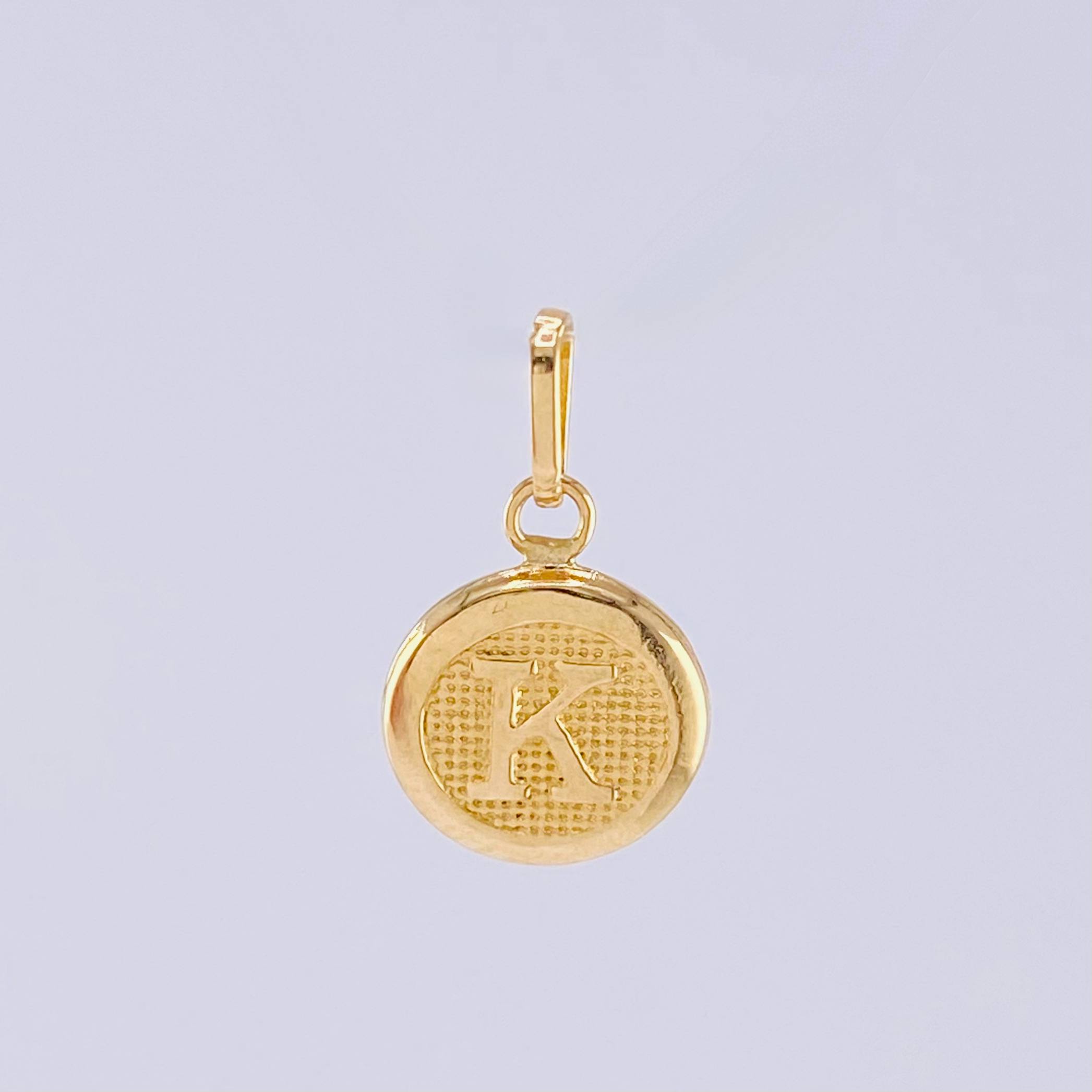Dije Letra K 0.4 g / 3/4 in Oro Amarillo 18K