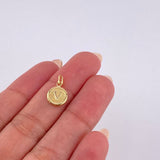 Dije Letra V 0.45 g / 3/4 in 18K