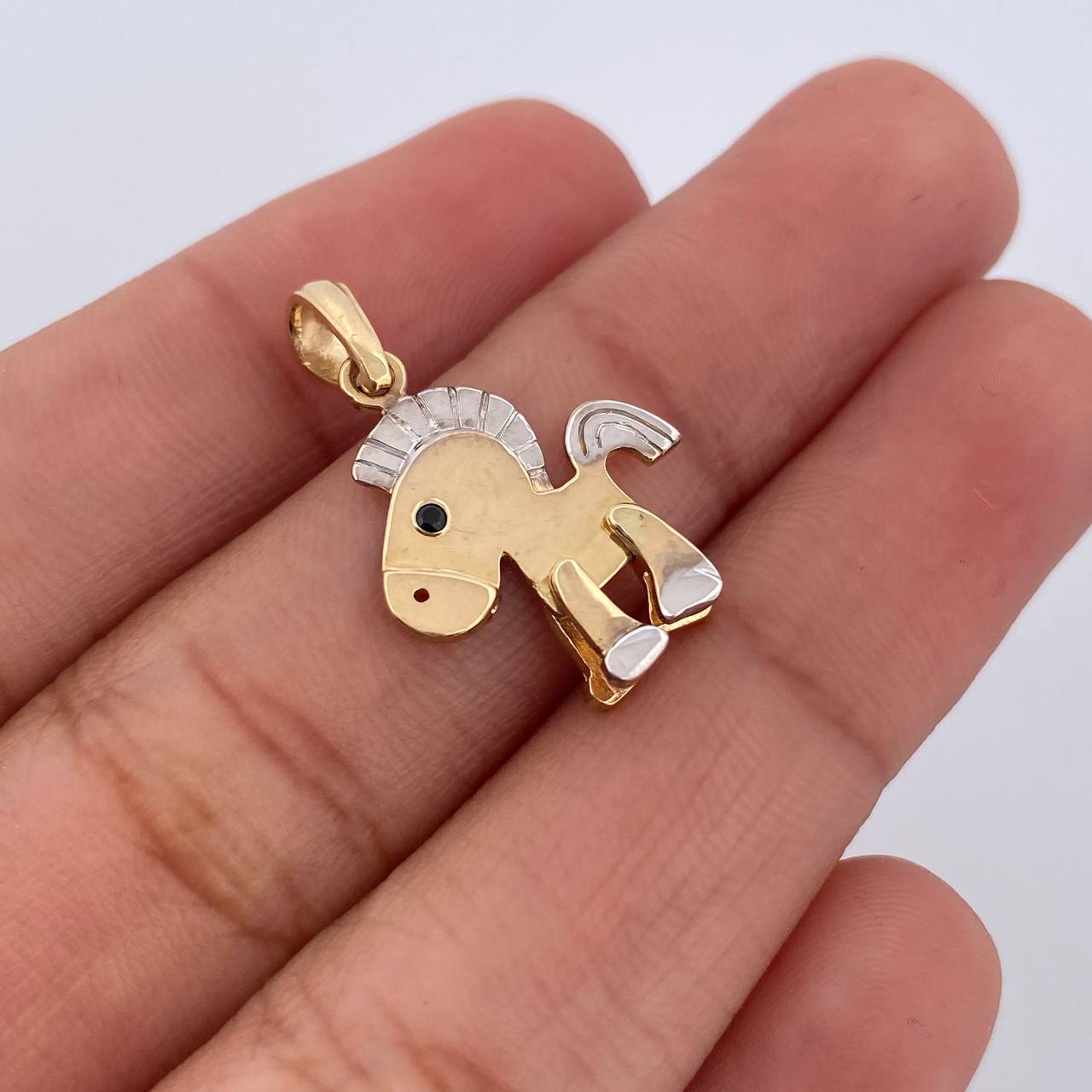 Pendant Articulated Horse 1.85gr / 2.4cm / 18K Gold $