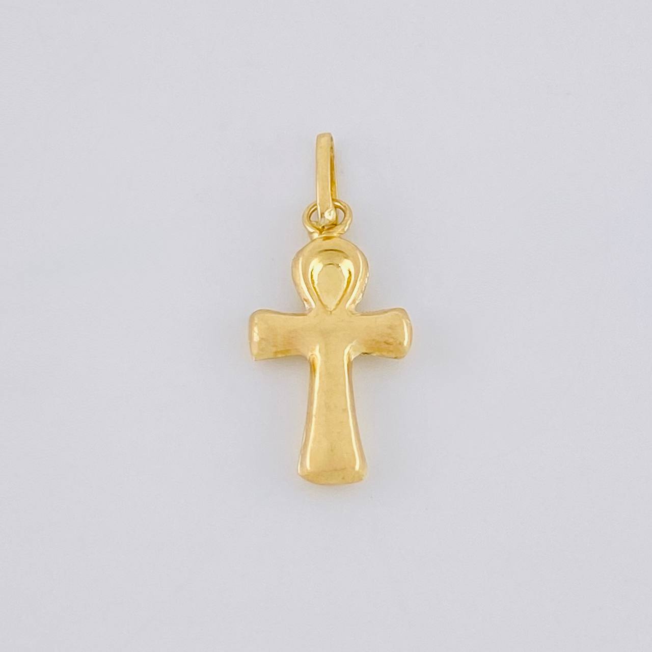 Dije Cruz Lisa Egipcia 0.35g / 3/4 in Oro Amarillo 18K