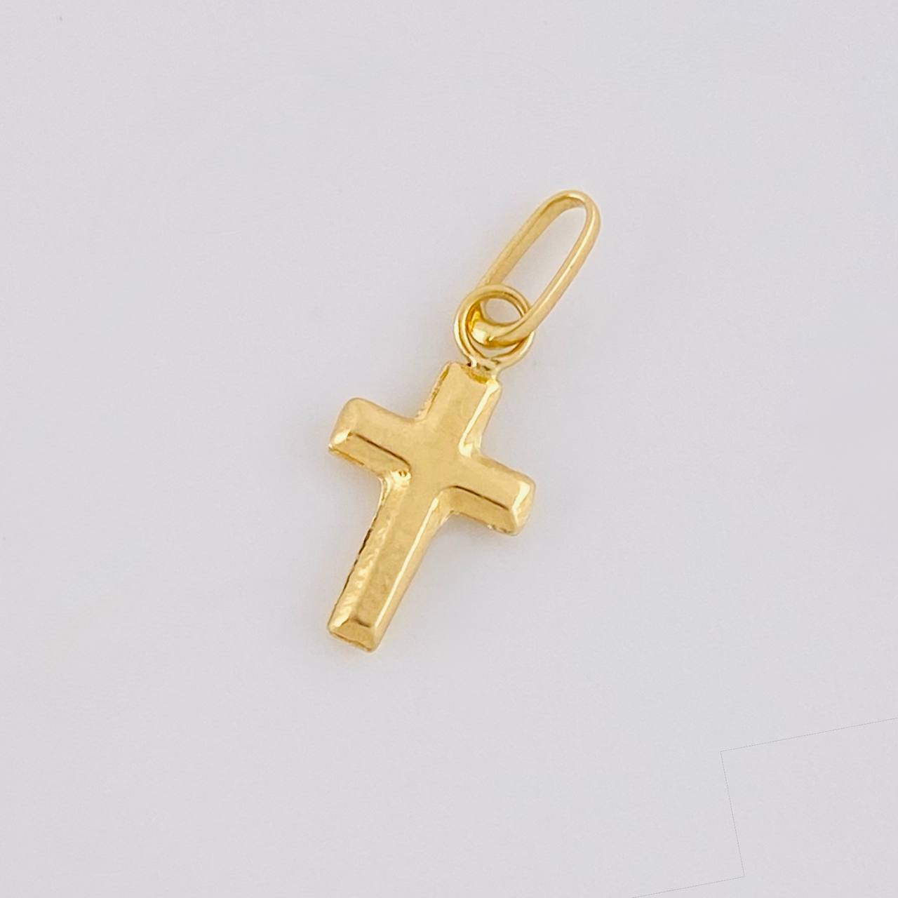 Plain Cross Pendant 0.15g / 1/2 in 18K Yellow Gold