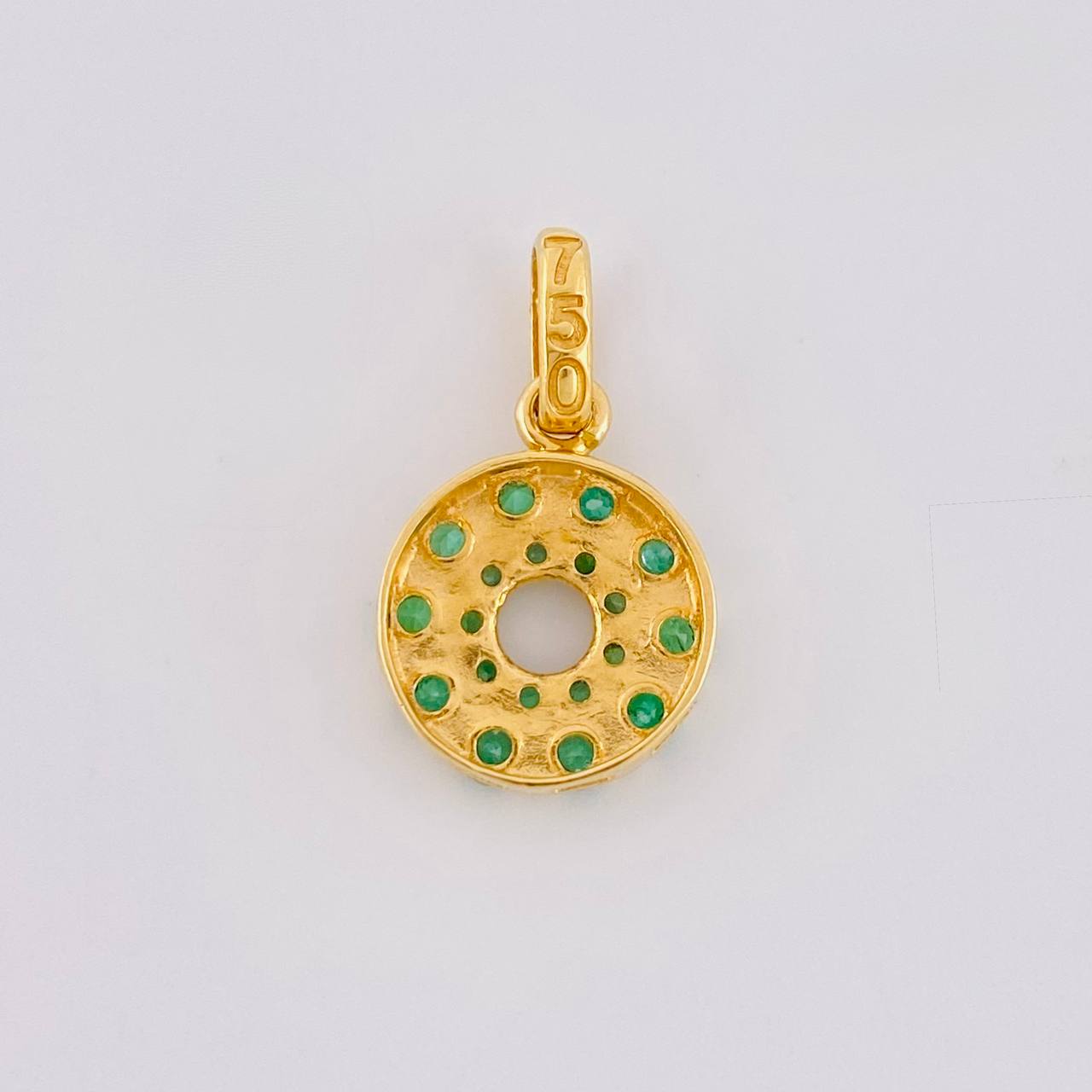 Dije Aro Tupido Esmeraldas 45pts 1.45gr / 3/4 in / Oro Amarillo 18K ©