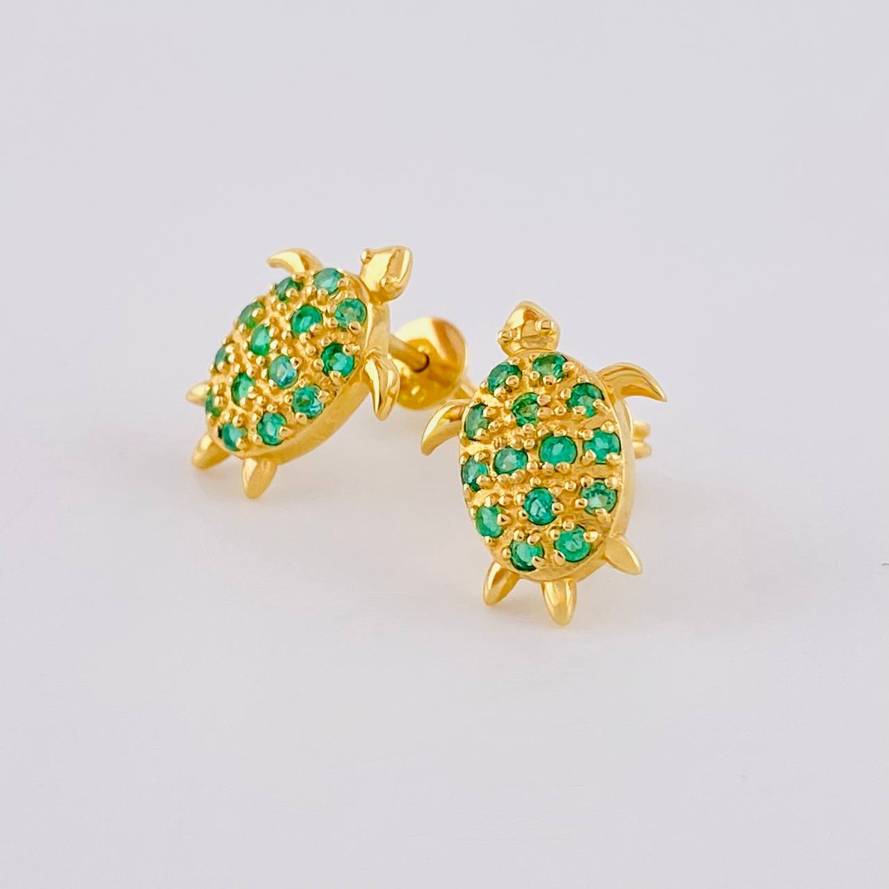 Topos Tortuga Esmeraldas 44pts 2.85gr / 1.4cm / Oro 18K ©