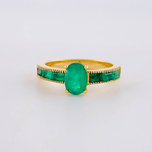 Anillo Solitario Ovalado Carril 4.15gr / T6 3/4 / Esmeraldas 89pts Oro Amarillo 18K (Joya) ©