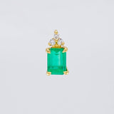 Dije Tri Cuadro 0.65gr / 1cm / Esmeraldas 0.60pts - Diamantes Blancos 0.01pts Oro Amarillo 18K (Joya) ©