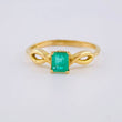 Anillo Solitario Rectangular Triple Infinito 2.35gr / T7 1/4 / Esmeralda 15pts Oro Amarillo 18K (Joya) ©