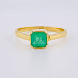 Anillo Solitario Cubo 2.4gr / T7 1/4 / Esmeraldas 55Pts Oro Amarillo 18K ©