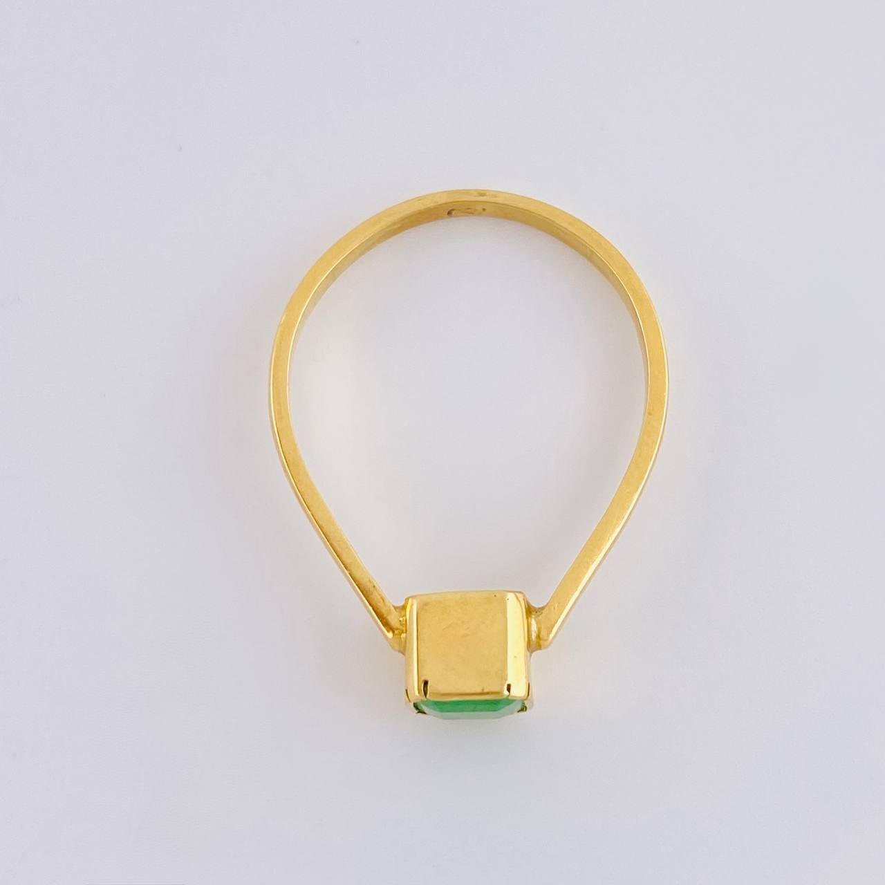 Anillo Solitario Cubo 2.4gr / T7 1/4 / Esmeraldas 55Pts Oro Amarillo 18K ©