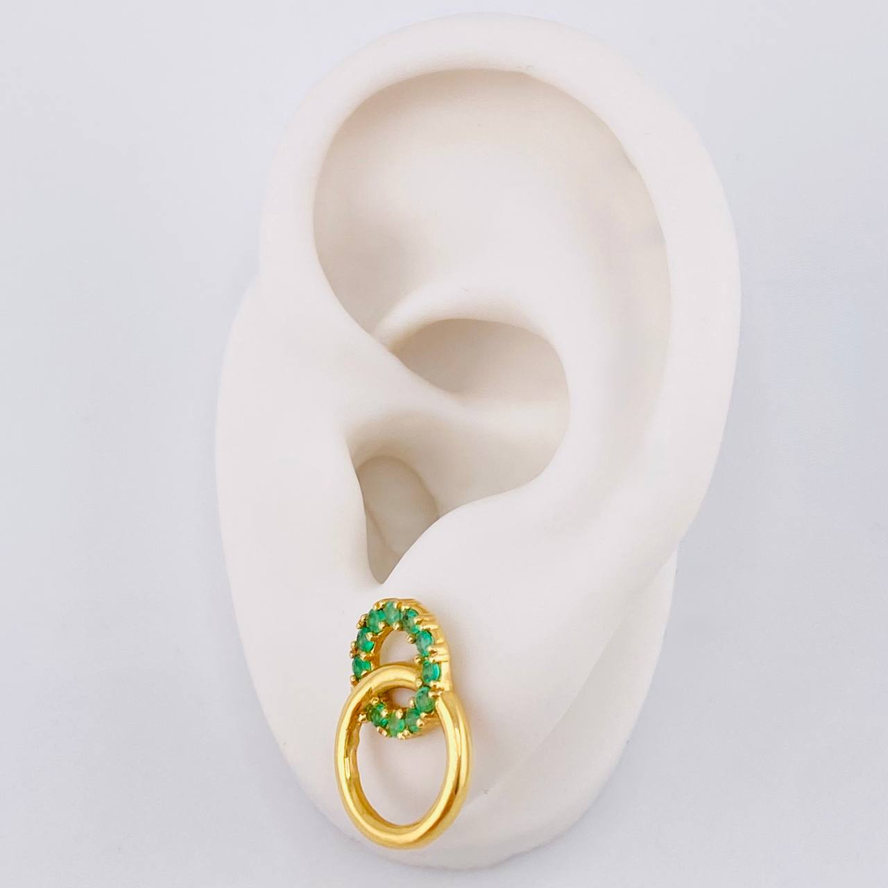 Stud Earrings Overlapping Hoops 3.2gr / Emeralds 84pts Lobster Claw Yellow Gold Butterfly (Jewel) ©