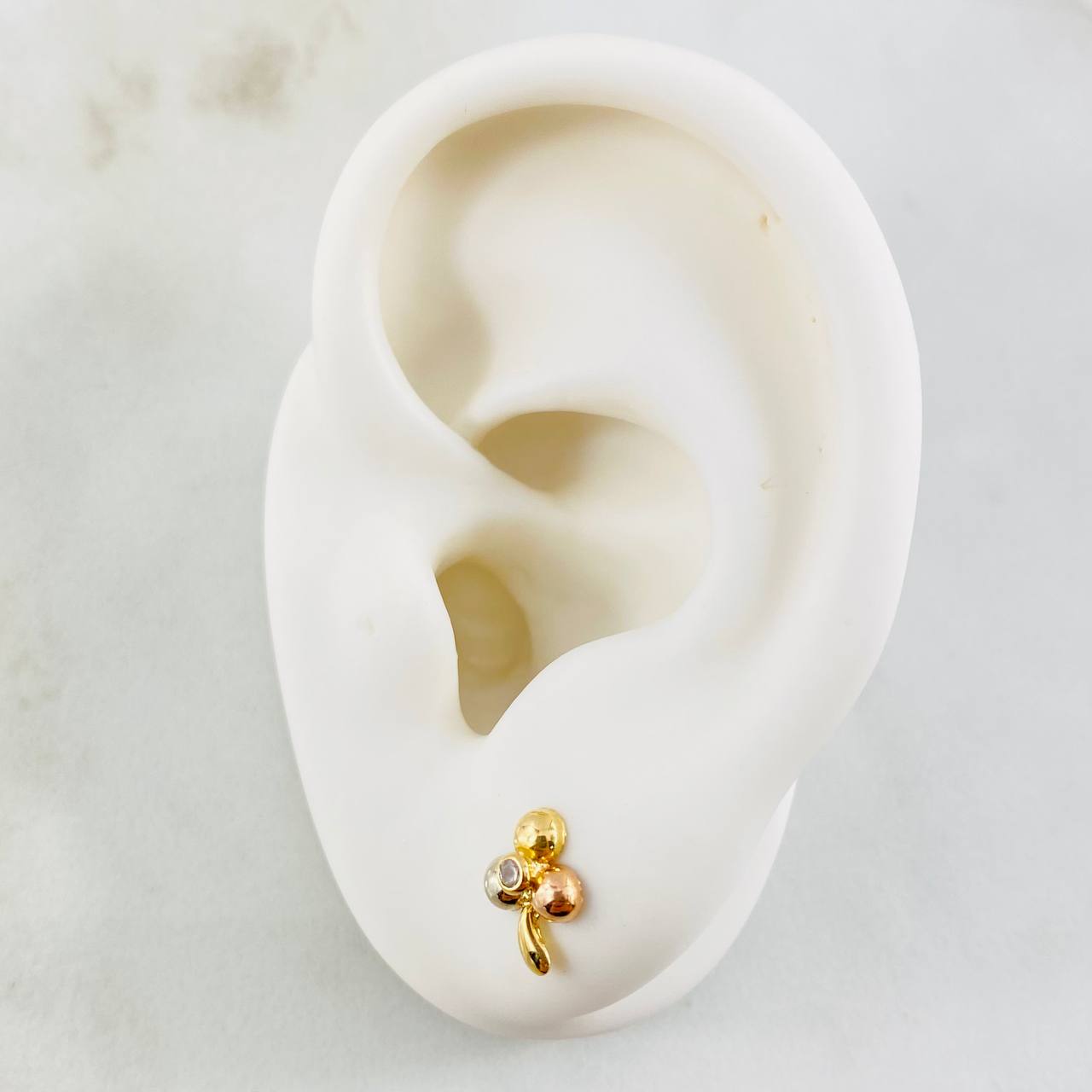 Topos Flor Trio 0.85gr / Tres Oros 18K *