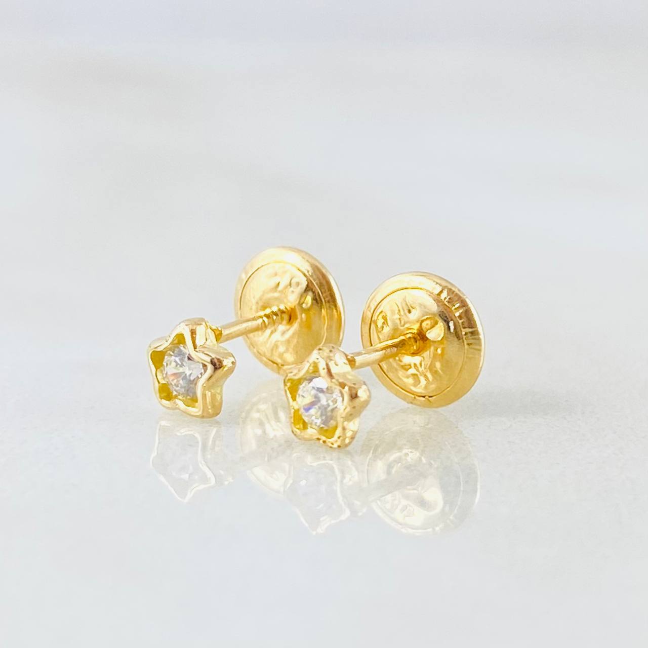 Topos Estrella 0.65gr / 4mm Oro Amarillo 18K