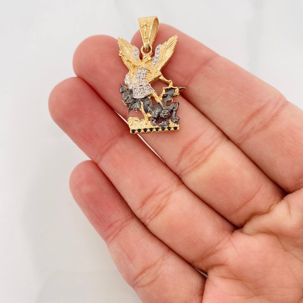 Pendant Saint Michael Archangel 4.15g / 1 1/4 in Three Golds 18K