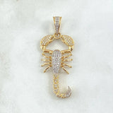 Dije Escorpion 6.65gr / 4.5cm / Circones Blancos Oro Amarillo 18K *
