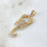 Dije Escorpion 6.65gr / 4.5cm / Circones Blancos Oro Amarillo 18K *