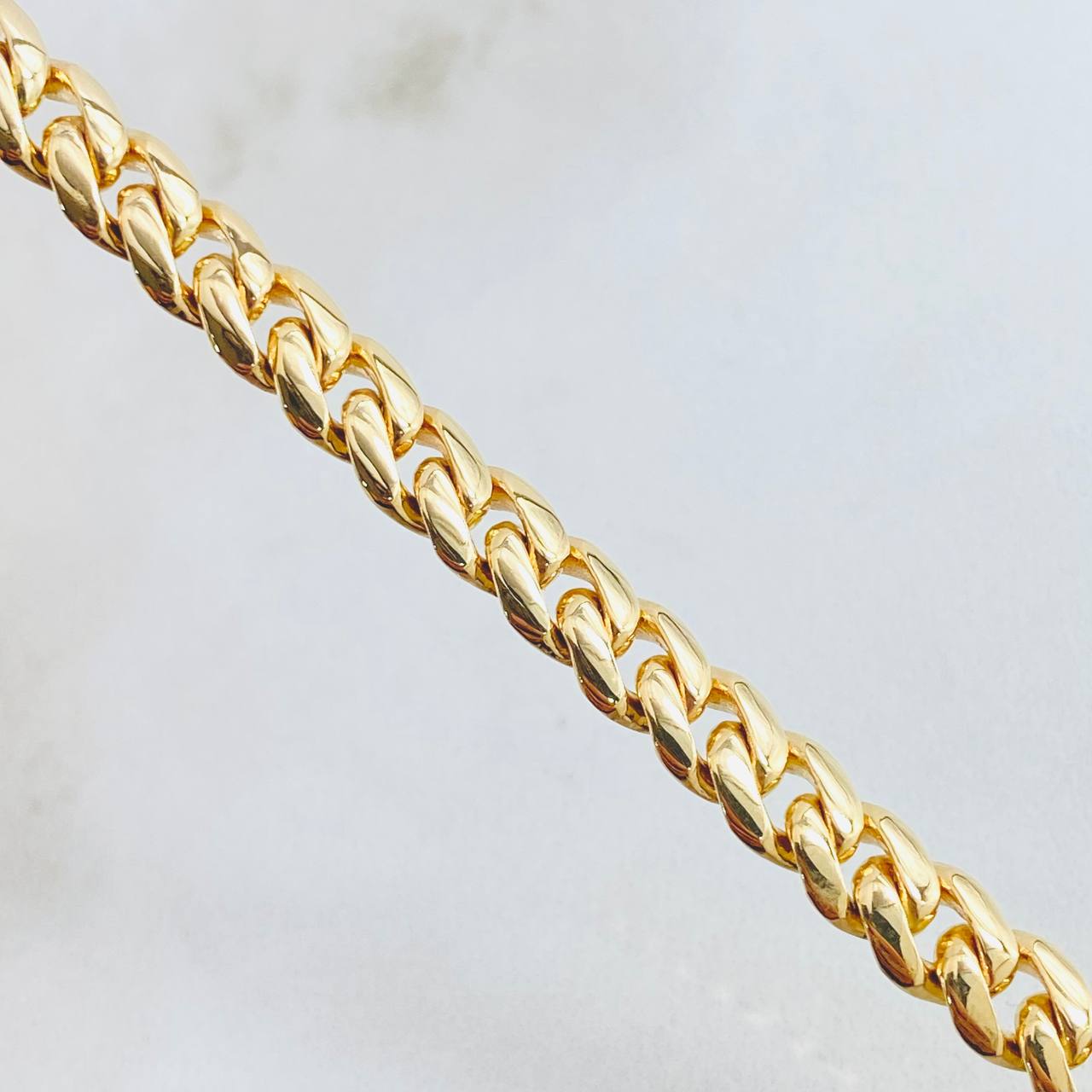 Cuban Links 73.2gr / 27 1/2 in / 18K Gold ©
