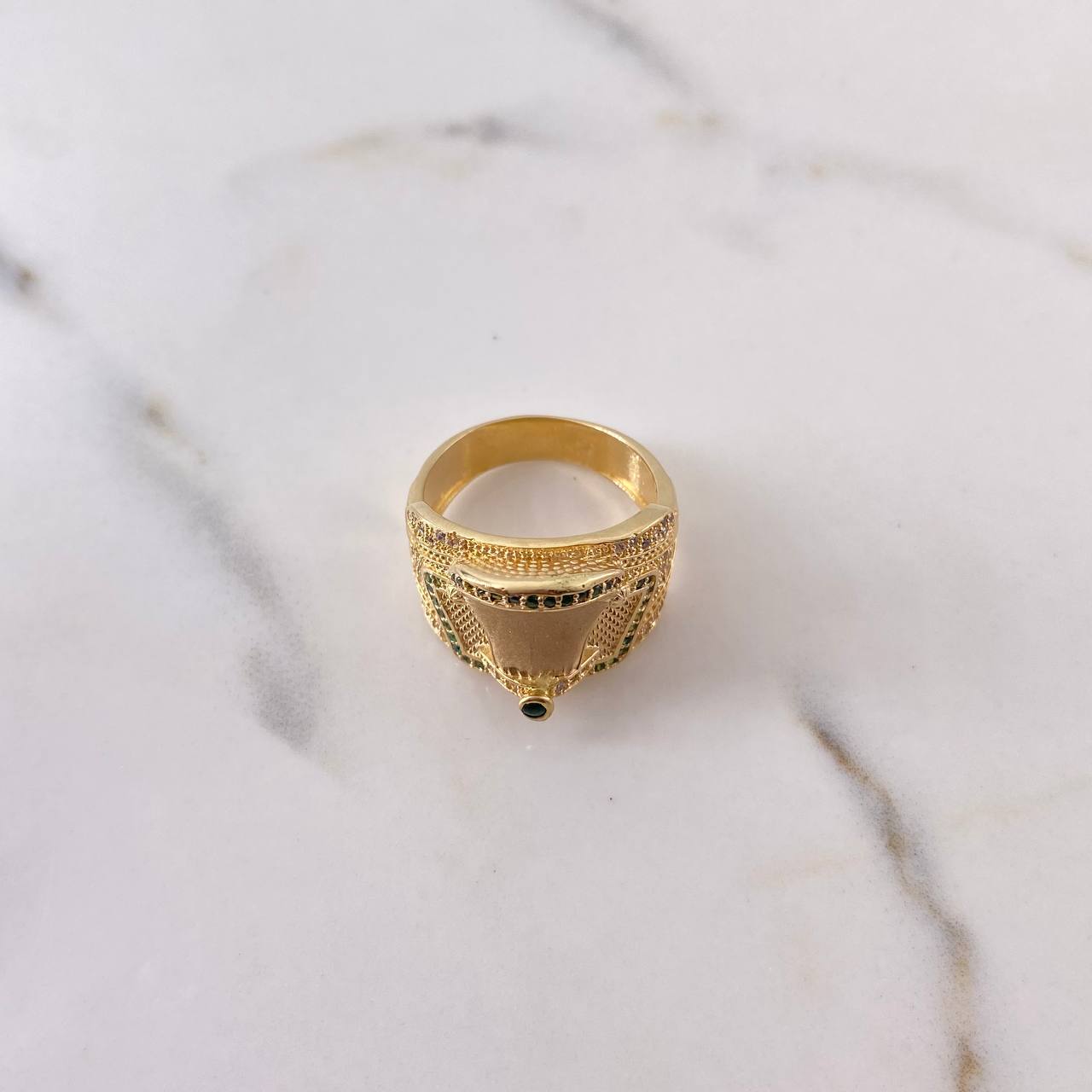 Horse Saddle Ring 10.9gr / Size 9 1/2 / White and Green Zircons 18K Yellow Gold $