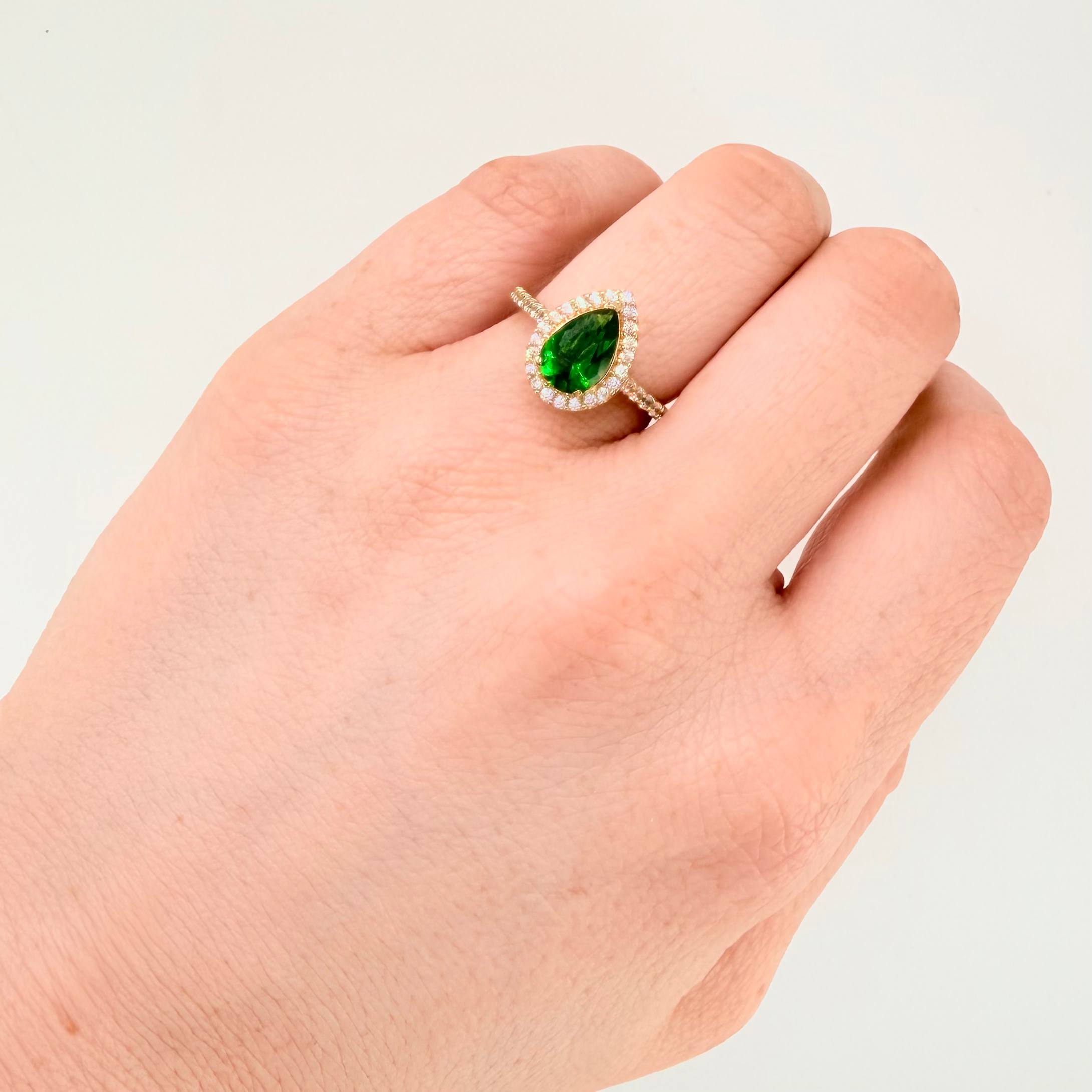 Anillo Halo Gota 4.2gr / T7 1/4 / Oro Amarillo 18K *