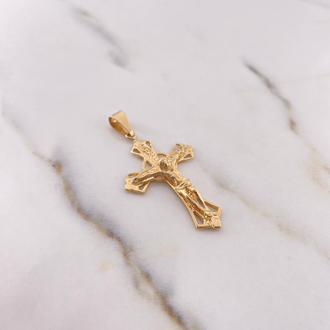 Pendant Gothic Cross Christ 3.85gr / 4.5cm / 18K Yellow Gold Silhouette $