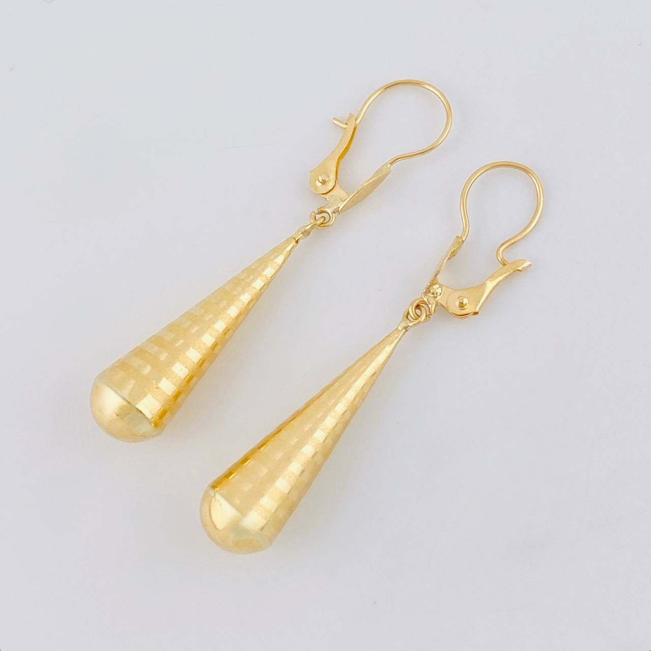 Candongas Lagrima 1.1 g / 1 1/2 in Oro Amarillo 18K