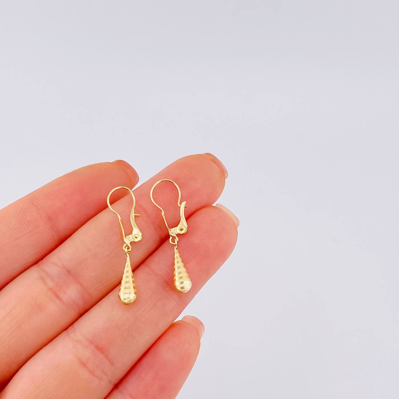 Hoop Earrings Tear 0.7 g / 1 1/2 in 18K Yellow Gold