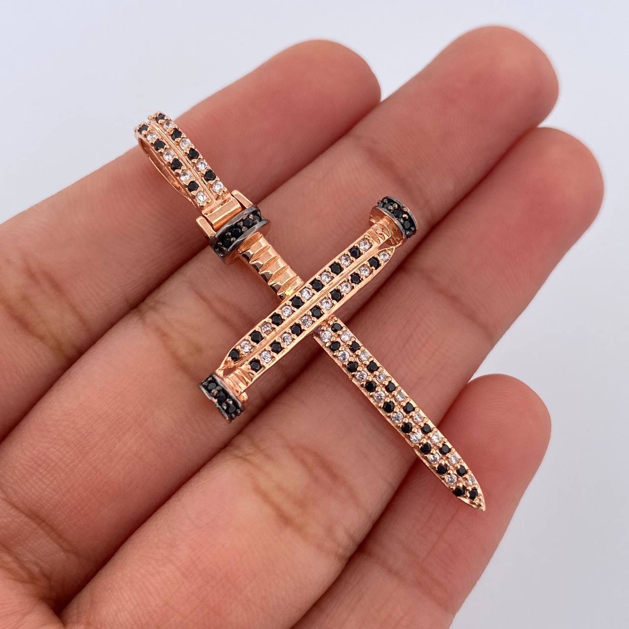 Pendant Nail Cross 3.9gr / 4.7cm / 18K Gold $