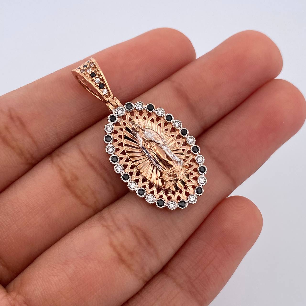 Virgin Guadalupe Pendant 4.3gr / 3.4cm / 1.3in 18K Gold $