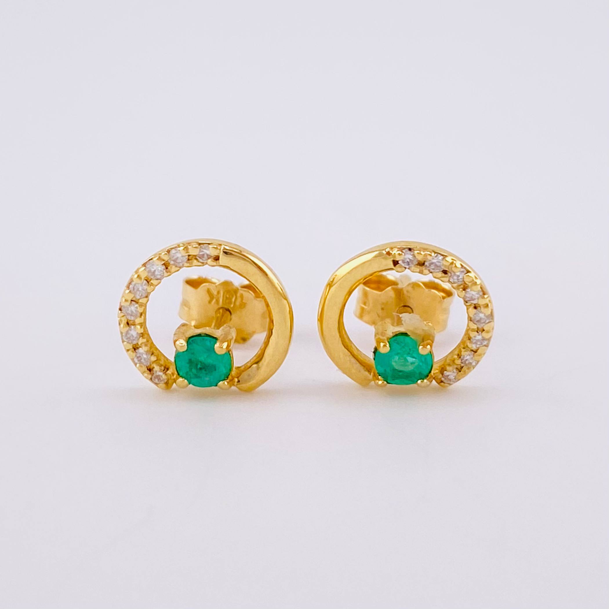 Topos Aro Parcial Esmeraldas 24pts - Diamantes 30pts 1.55gr / Oro 18K ©