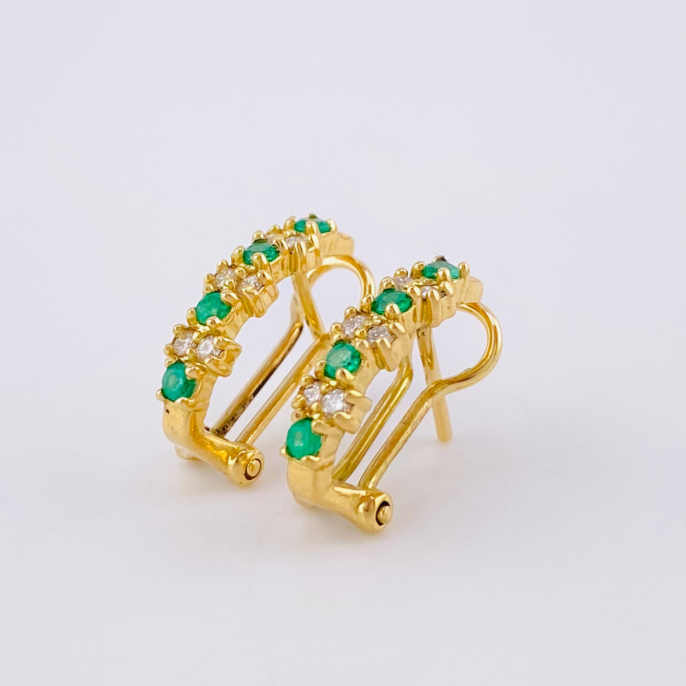 Omega Hoop Earrings Scattered Points Emerald 26pts Diamonds 16pts 3.05gr / 1.5cm / 18K Yellow Gold ©