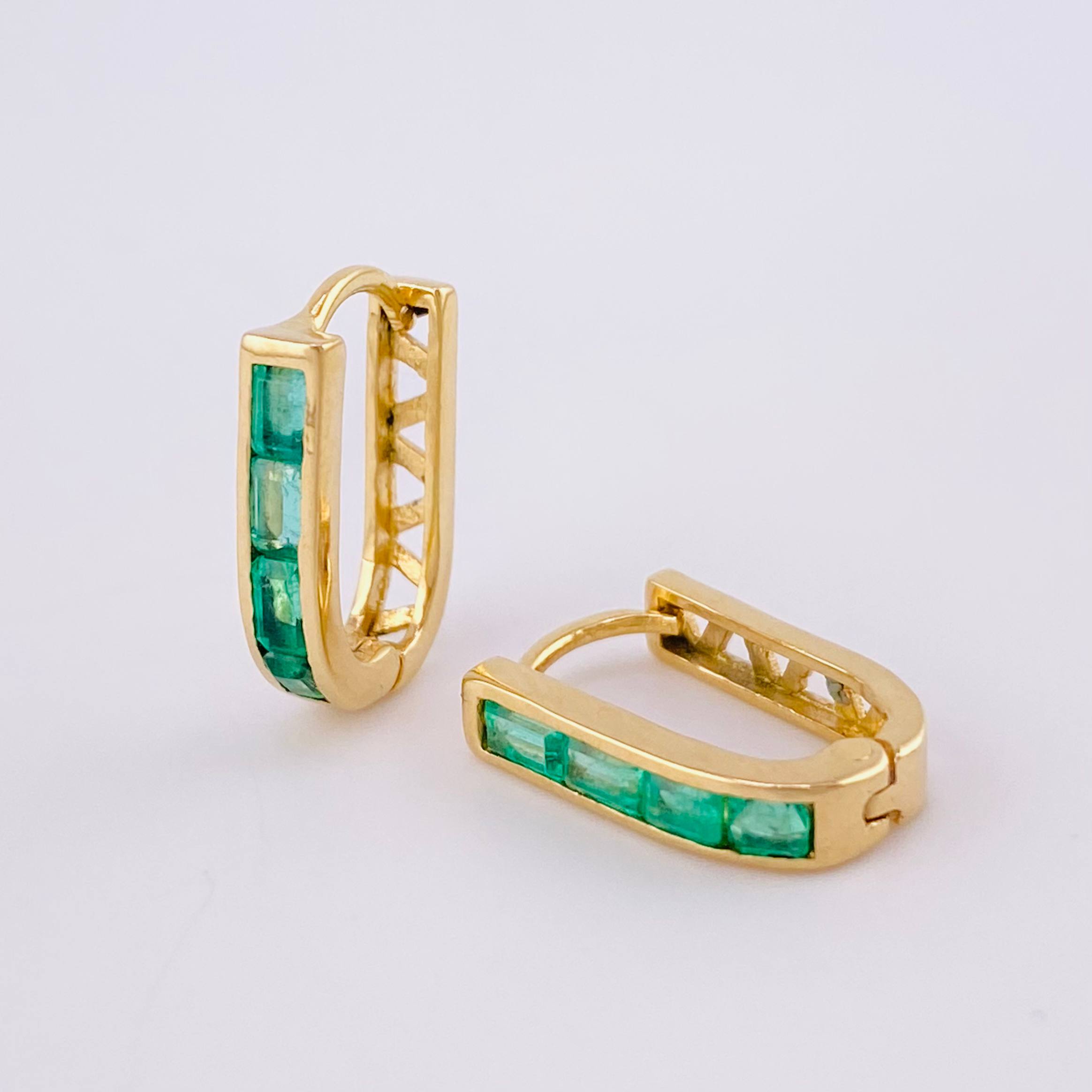 Candongas Curvas Perpendiculares Esmeraldas 56pts 2.9gr / 1.5cm / Oro 18K ©