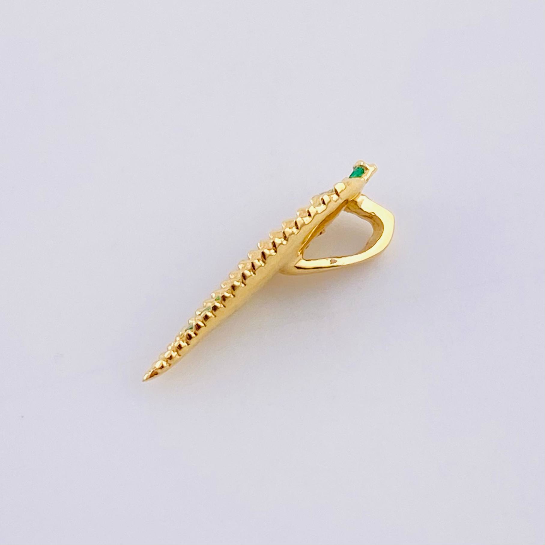 Dije Hoja Caribeña Esmeraldas 17pts 0.65gr / 1/2 in / Oro Amarillo 18K ©