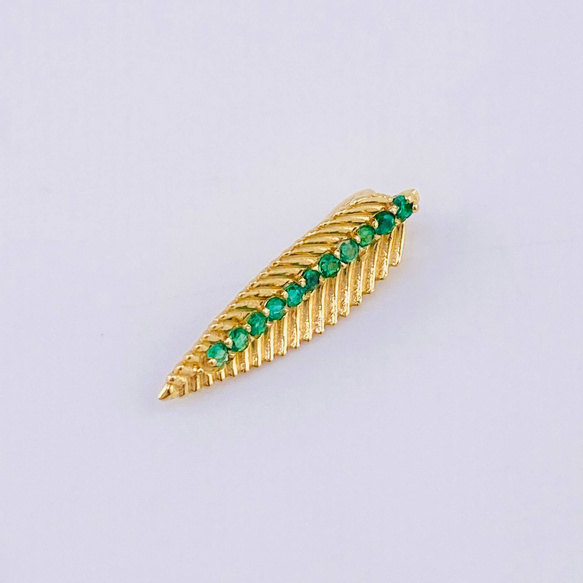 Pendant Laurel Leaf Emeralds 17pts 0.65gr / 3/4 in / 18K Yellow Gold ©