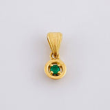 Dije Solitario En Aro 1.2gr / 1.5cm / Esmeraldas 06Pts Oro Amarillo 18K (Joya) ©