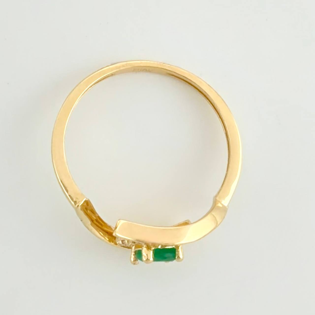 Anillo Solitario Oleado Esmeraldas 44pts .diamantes 2 Dts 2.65g / T8 Oro Amarillo 18K