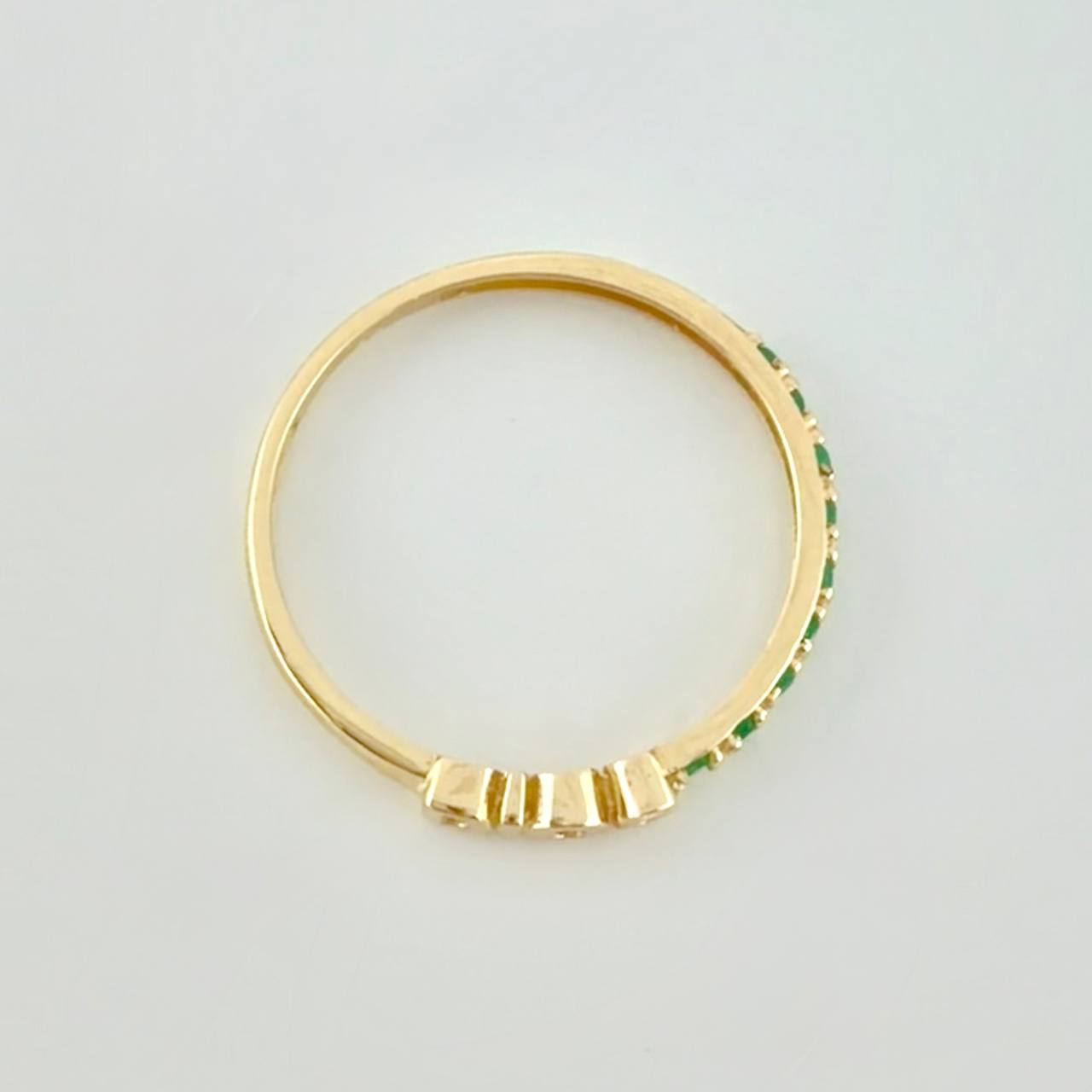 Anillo Dios Esmeralda 14pts Esmeraldas 1.2g / T5 1/2 Oro Amarillo 18K