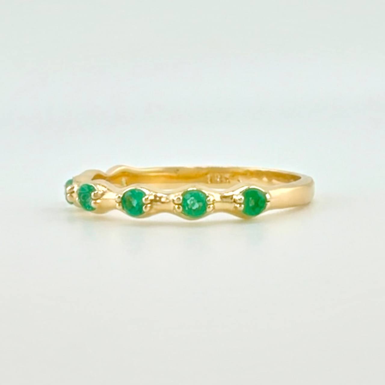 Emerald Band Ring 22pts Emeralds 7pts 2.25g / Size 6 1/2 Yellow Gold 18K