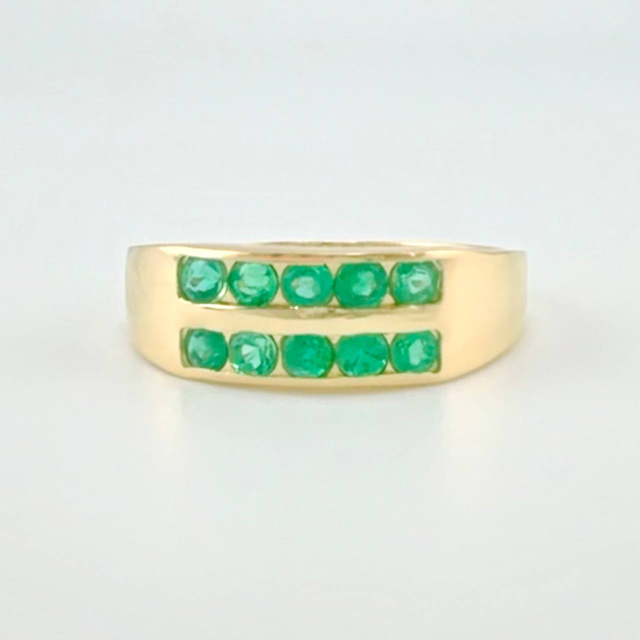 Anillo Carril Doble Linea Esmeraldas 52pts 2.8g / T7 1/4 Oro Amarillo 18K