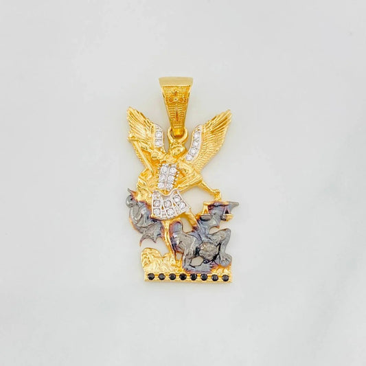 Dije San Miguel Arcángel 4.15g / 1 1/4 in Tres Oros 18K