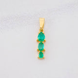 Dije Trio de Lagrimas Esmeraldas 60pts 0.95g / 3/4 in Oro Amarillo 18K