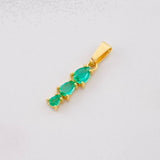 Dije Trio de Lagrimas Esmeraldas 60pts 0.95g / 3/4 in Oro Amarillo 18K