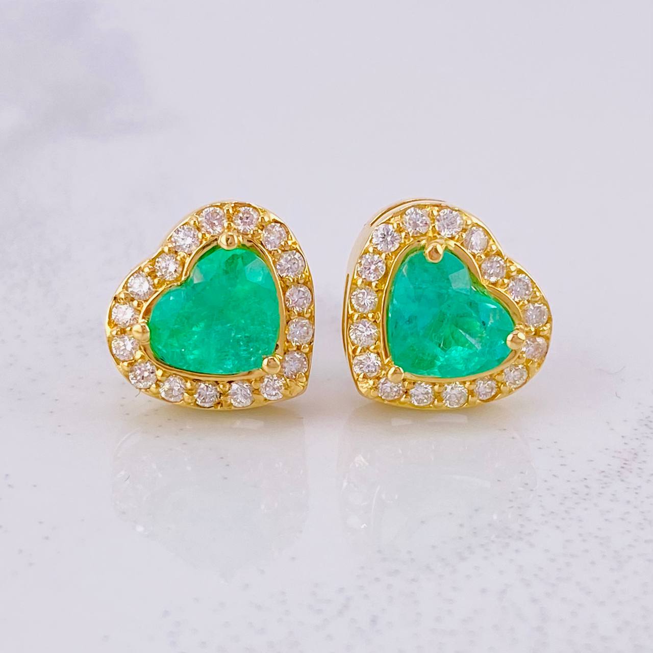 Topos Set Corazón Tupido con Dije Esmeralda 2.88pts Diamantes 79pts 6.7g / in / 11.2mm Oro Amarillo 18K