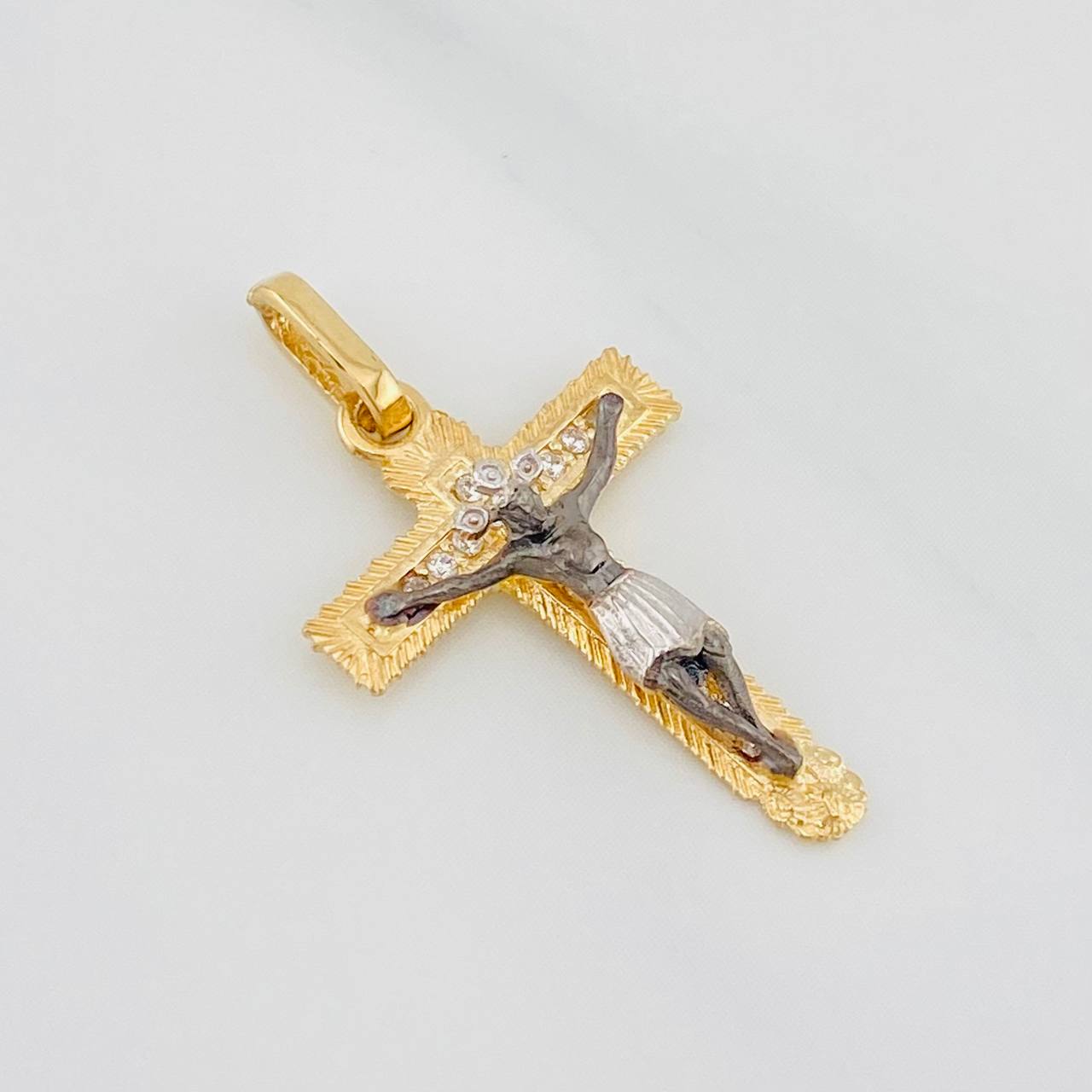 Dije Cruz Cristo Milagroso de Buga 1.65g / 1 in Tres Oros 18K