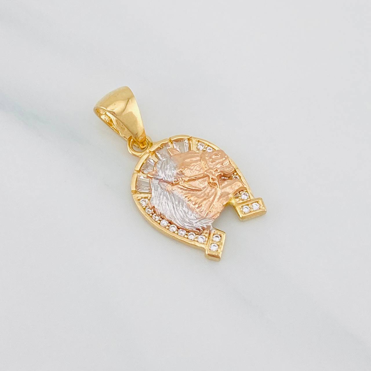 Dije Herradura Caballo 2.4g / 1 in Tres Oros 18K
