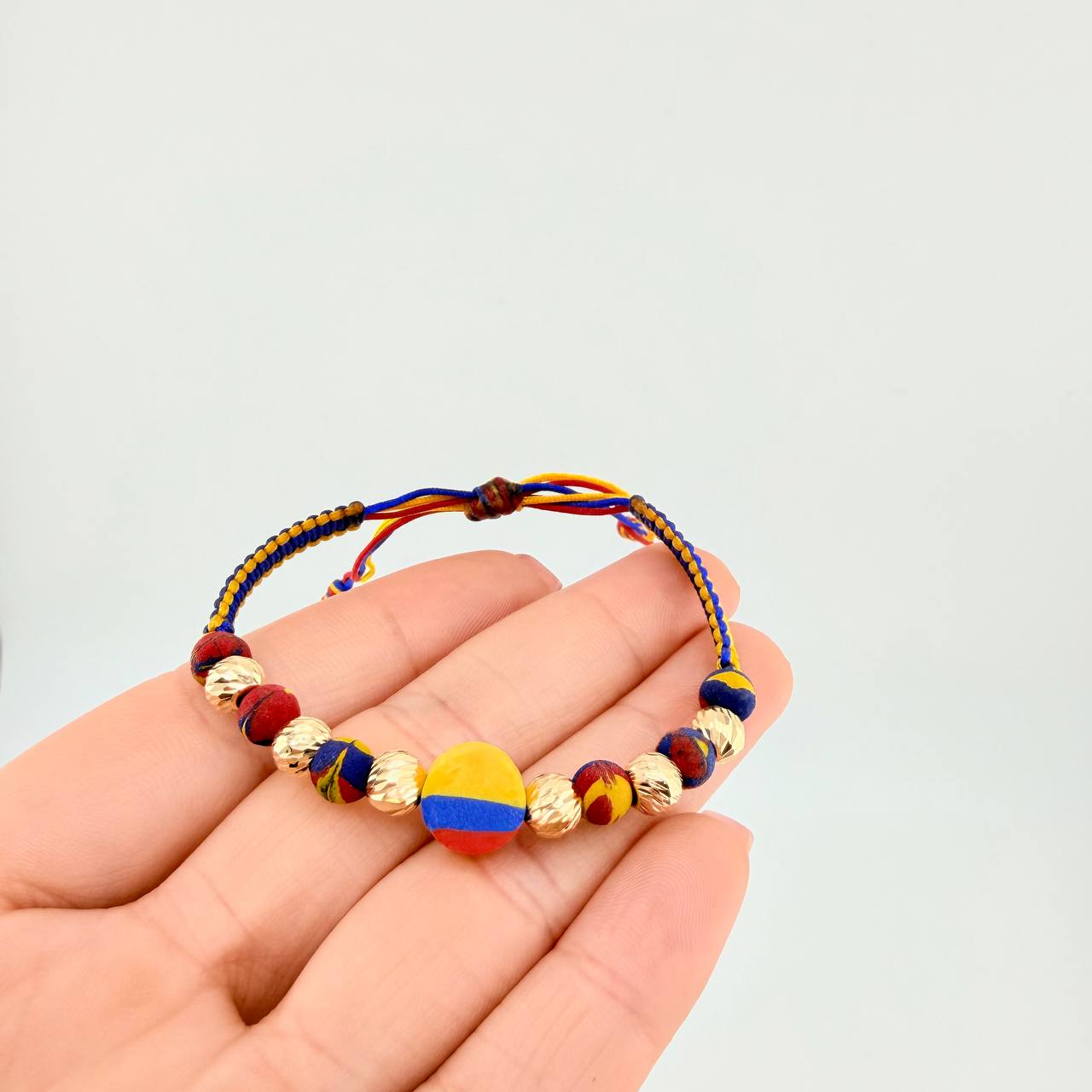 Pulsera Tejida Tricolor Circulo Bolas Diamantadas 6Mm / 6 Und Oro Amarillo 18K