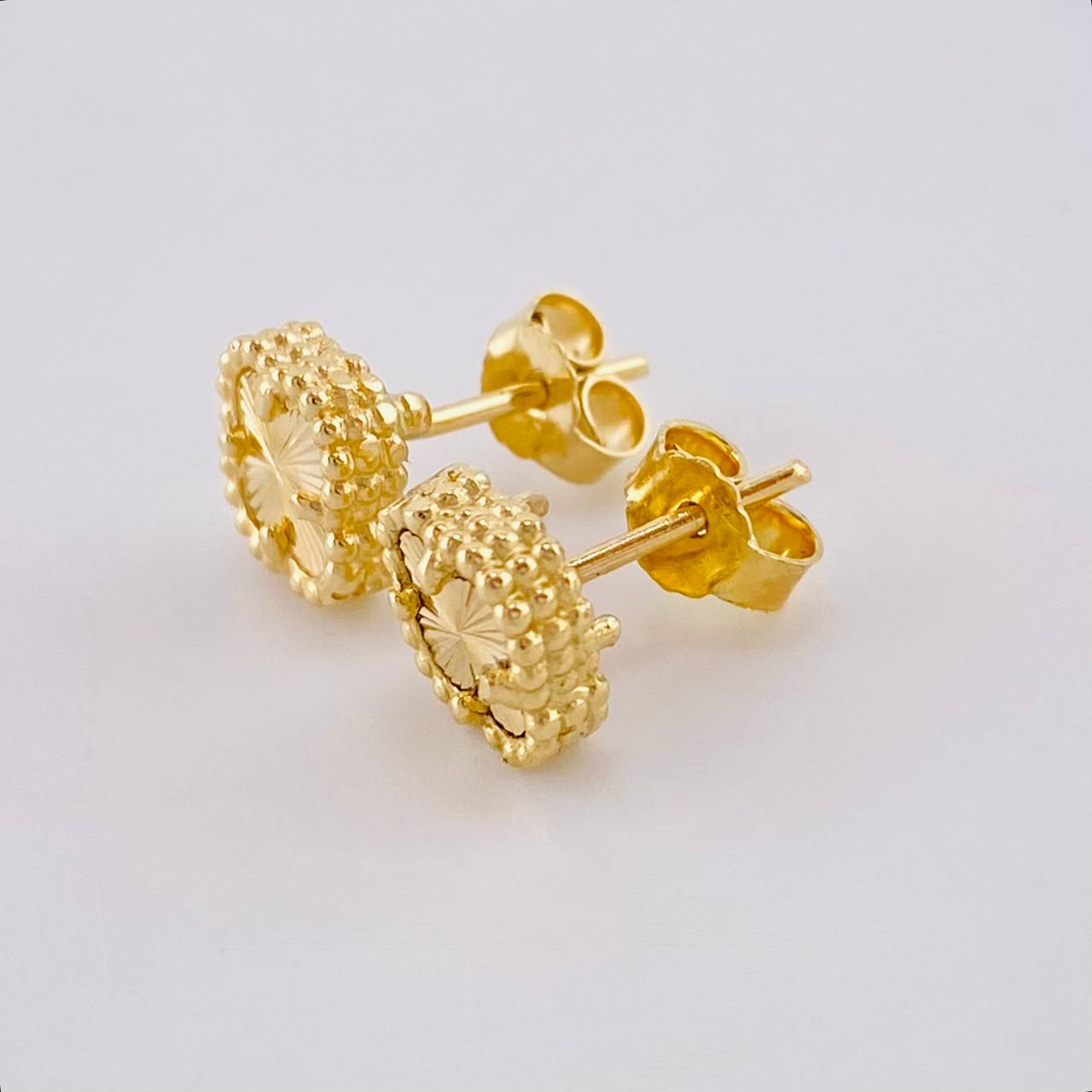 Topos Trebol Diamantado 2 g / in / 7.2 mm Oro Amarillo 18K