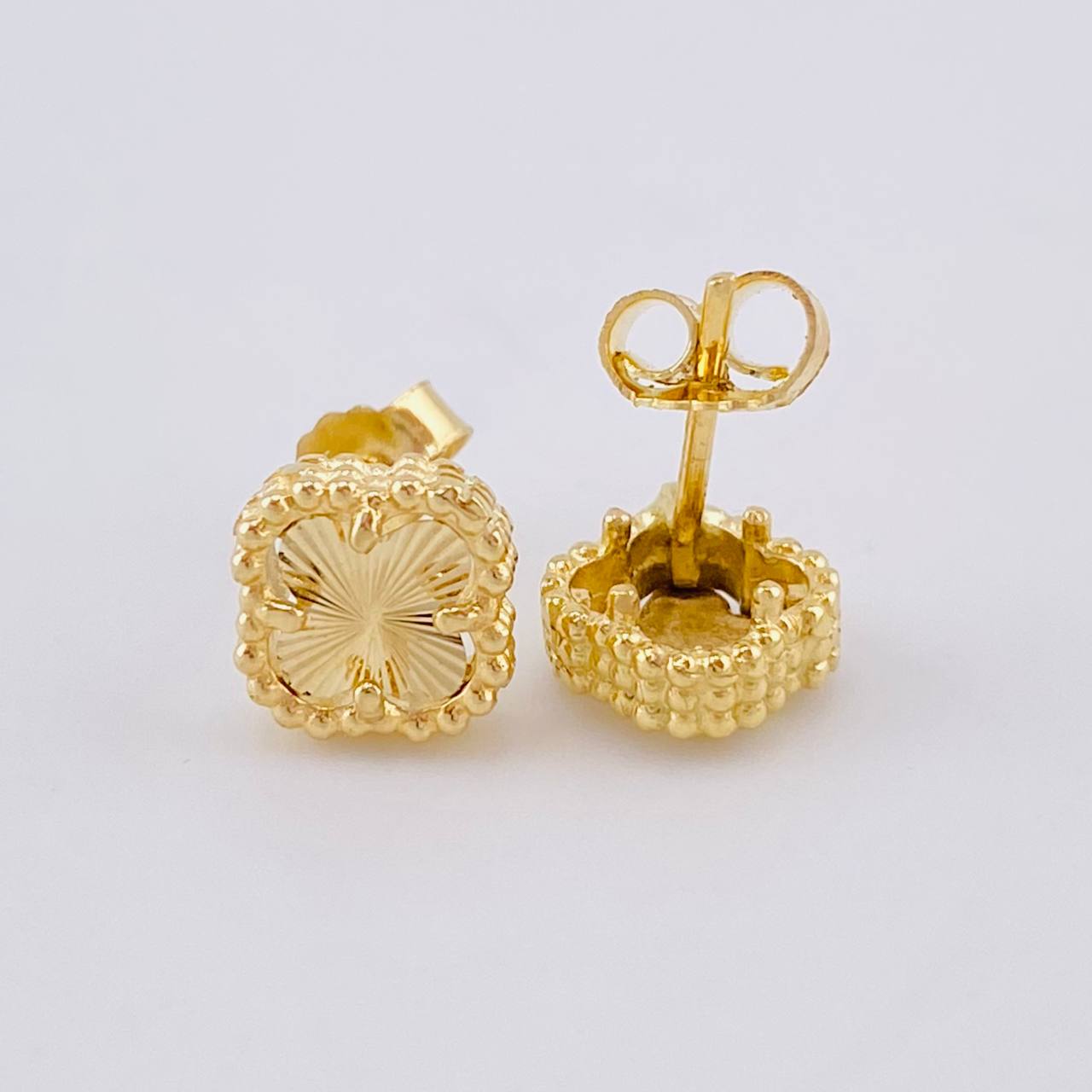 Topos Trebol Diamantado 2 g / in / 7.2 mm Oro Amarillo 18K